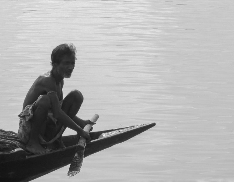 As climate change impacts reduce agricultural productivity, poverty rises in the Sundarbans [image by: Rosa Maria Vidal]