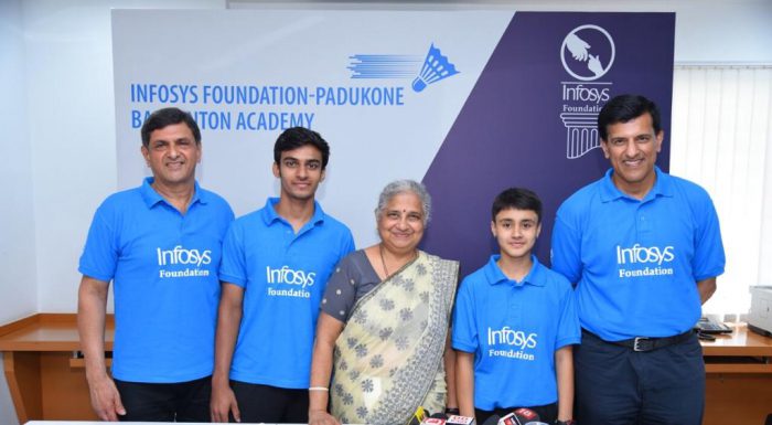 Mr. Prakash Padukone - Founder, Prakash Padukone Badminton Academy, Kiran George – athlete from PPBA, Mrs. Sudha Murty - Infosys Foundation Chairperson, Mansa Rawat - athlete from PPBA, and Mr. Vimal Kumar - Co-Founder and Chief Coach, Prakash Padukone Badminton Academy at the signing of the MoU of Infosys Foundation and Prakash Padukone Badminton Academy partnership